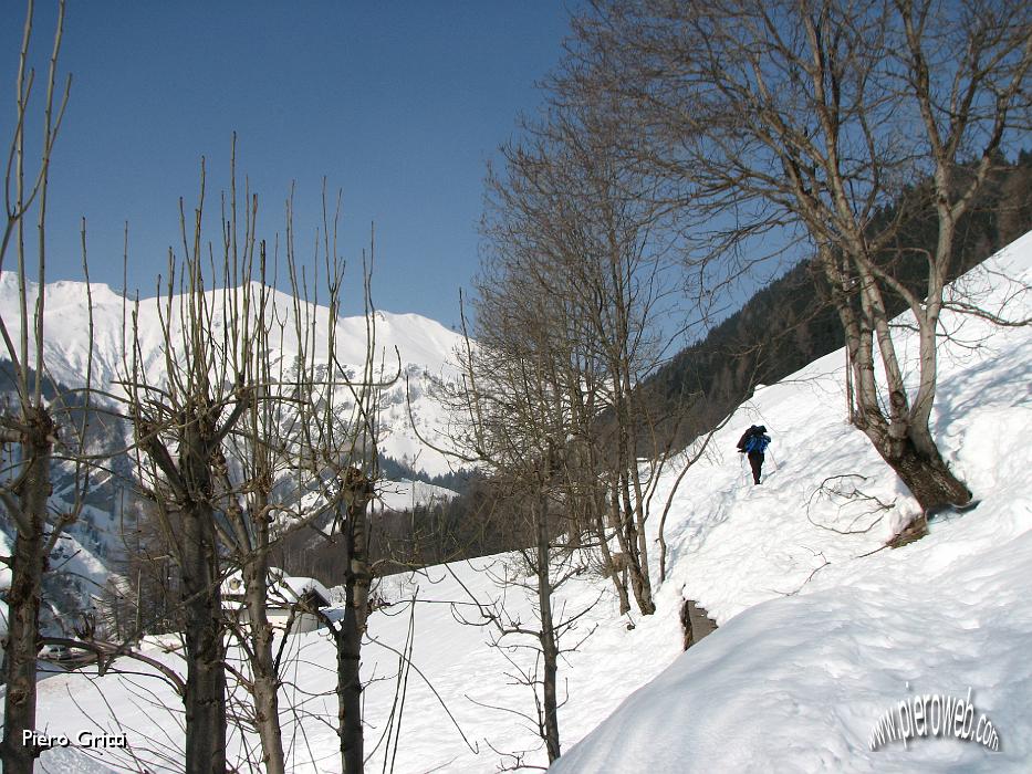 06 Attraversiamo un prato...di neve.jpg